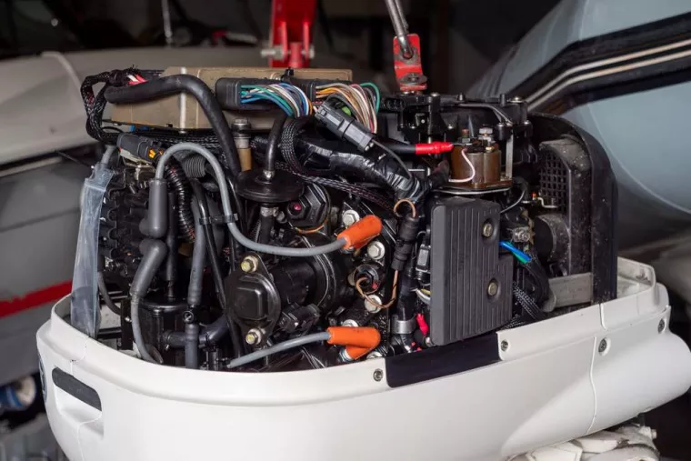 Comment trouver un professionnel pour la réparation de bateau de plaisance ?, Antibes, Prestige Engine Services